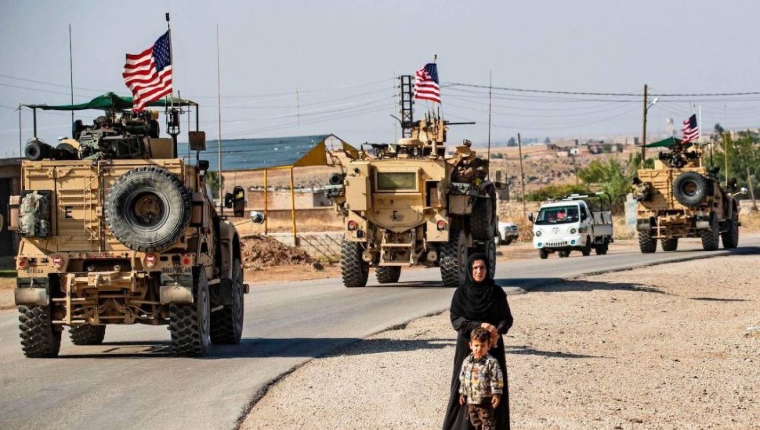 قوات الاحتلال الأمريكية تسيطر على القمح والنفط السوري