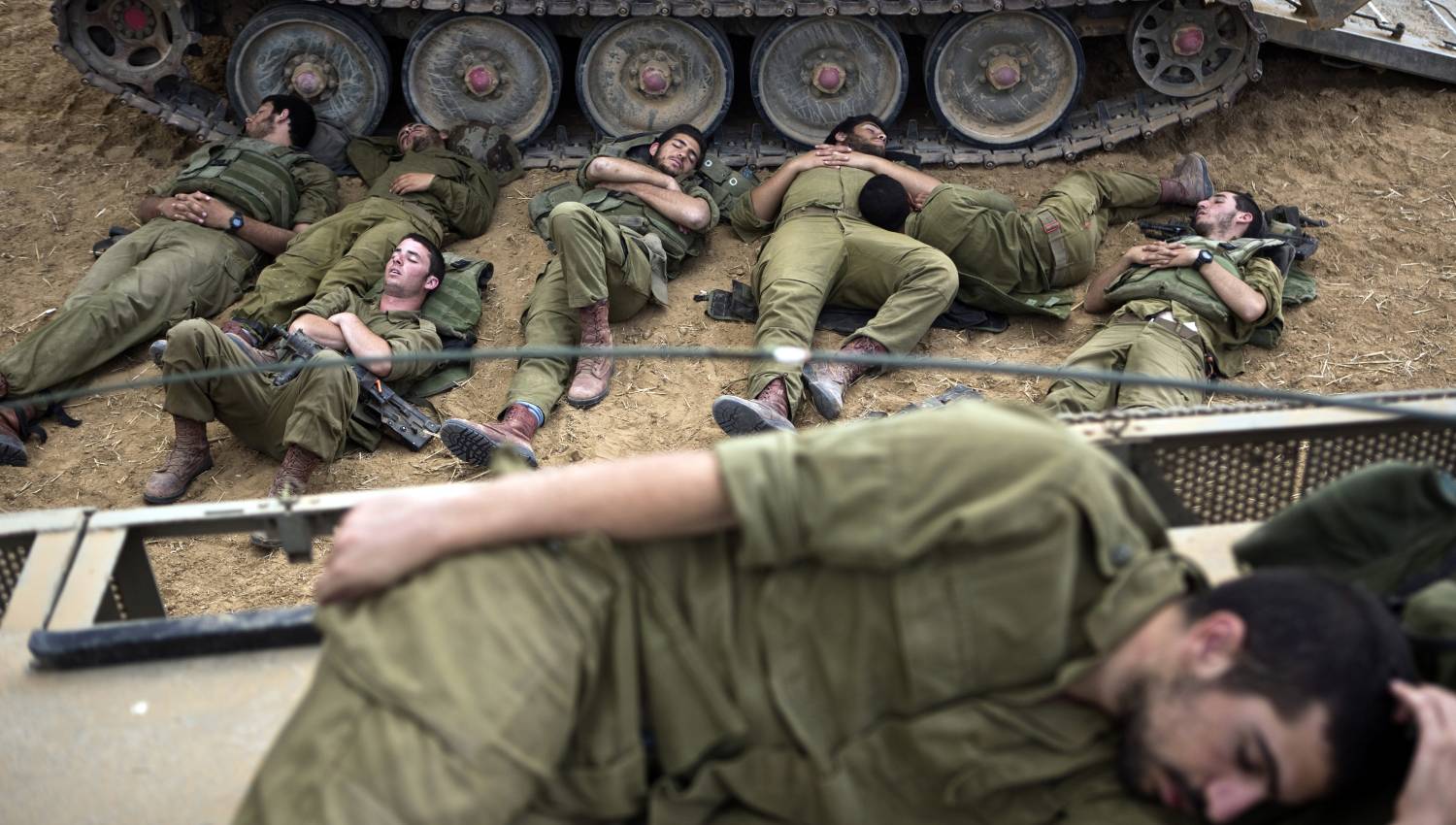 إسرائيل اليوم: هناك وظائف شاغرة في الجيش!