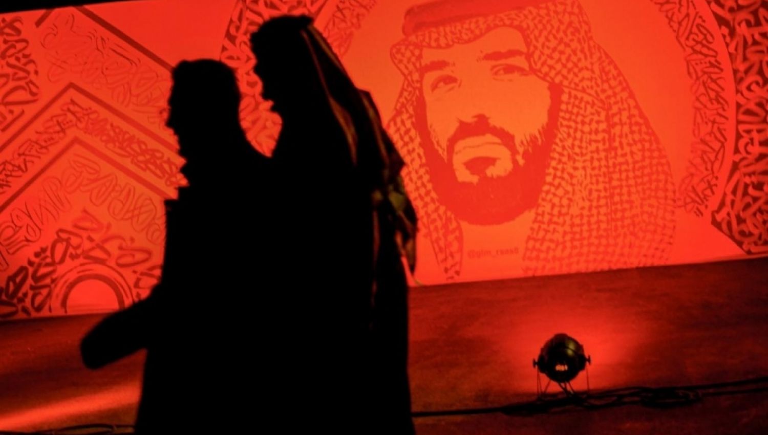 الإعلام السعودي: منظومة أمنية وشراء ذمم 
