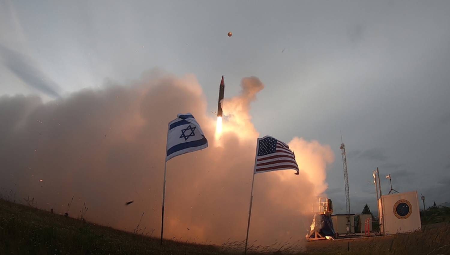 ذا انترسبت: خطوة جديدة لبايدن في دعم إسرائيل بالسلاح