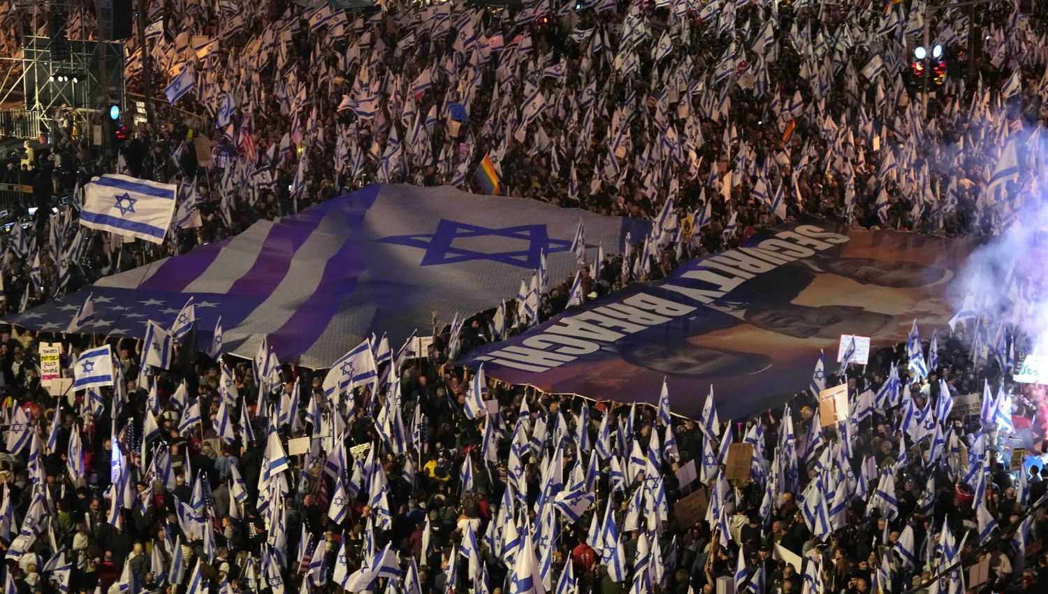 التصعيد العسكري لم ينجح: دعوات للتظاهر في تل أبيب!