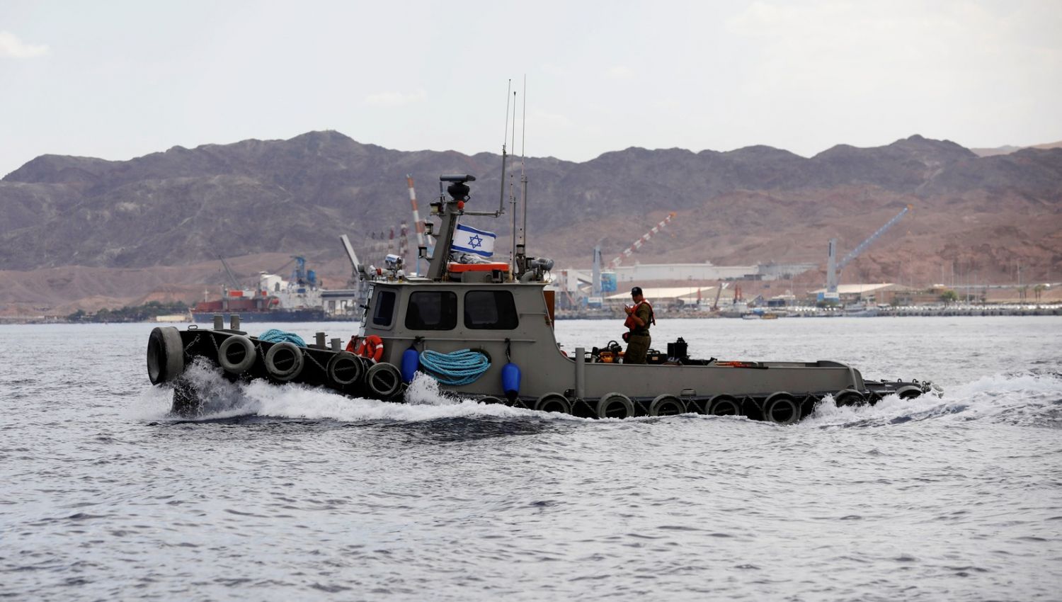 يديعوت أحرنوت: "إسرائيل" أكثر عرضة للخطر بالمواجهة البحرية مع إيران