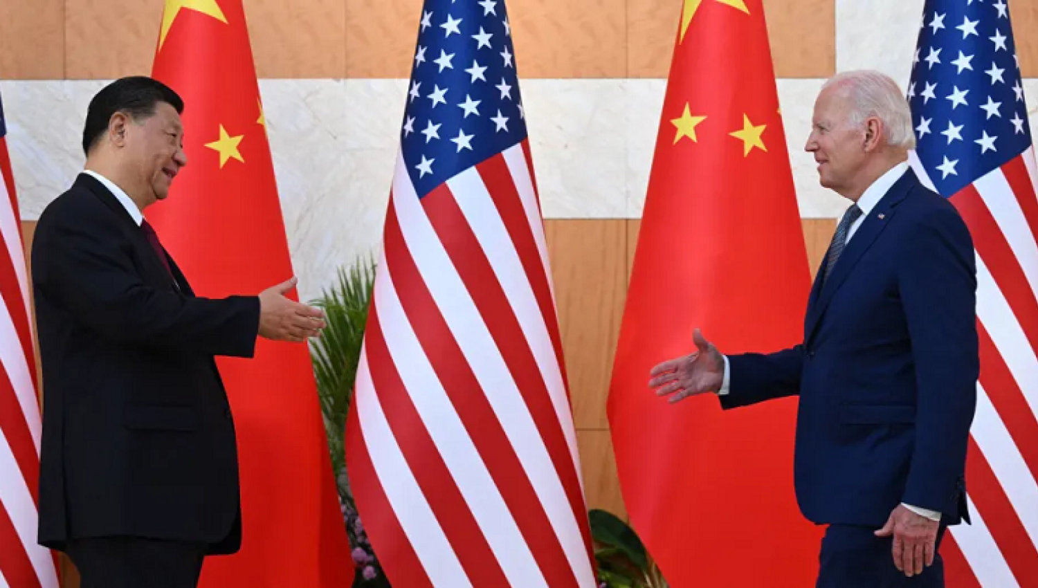 وزير الخزانة السابق: عن مخاطر الانفصال بين أمريكا والصين