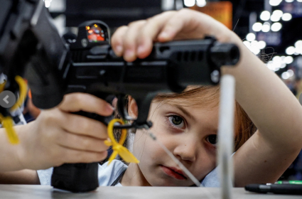 شراء الأسلحة عبر الانترنت: الأطفال الأميركيون هم الضحية الأولى! 