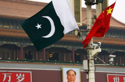 كيف أقامت الصين وباكستان علاقات وثيقة؟