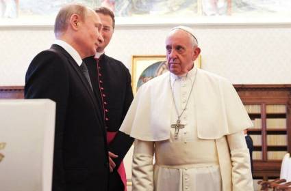 لماذا لا يتفق البابا فرانسيس مع الغرب بشأن أوكرانيا؟