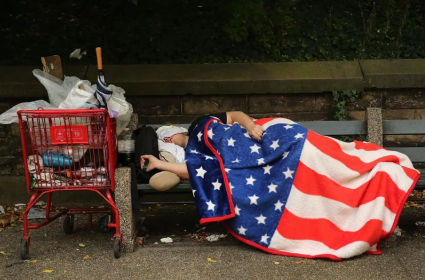 نيوزويك: الحلم الأمريكي بات كابوساً