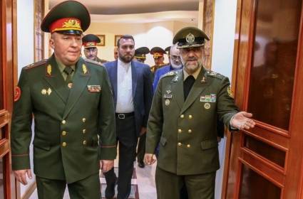 توسيع التعاون العسكري الإيراني البيلاروسي