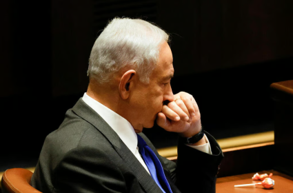 ذا تايمز أوف إسرائيل يؤكد: وزراء نتنياهو يُشهرون خناجرهم!!