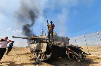 دبابة باراك الإسرائيلية: كسرها طوفان الأقصى