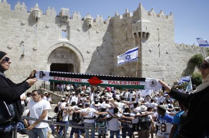 تهديدات عالية المستوى من غزّة وحزب الله: الاحتلال في مأزق مسيرة الأعلام!
