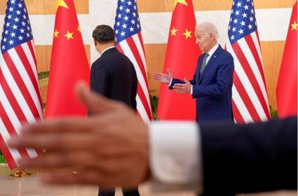 فورين أفيرز: السياسة الأمريكية مع الصين تضر بواشنطن