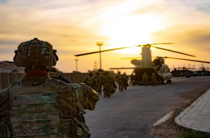 انسحاب قوات التحالف الدولي الامريكي من قاعدة القائم الاستراتيجية على الحدود العراقية السورية