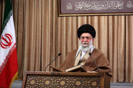 الإمام الخامنئي: لن نسمح باستنزافنا في المفاوضات النووية