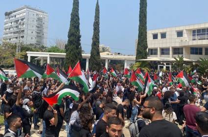 حرب أعلام يواجهها الفلسطينيون: التهويد لن يمر!