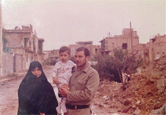 قالبياف مع عائلته خلال الحرب المفروضة على إيران